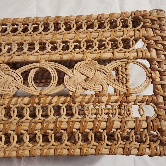 Eclectic Boho Tissue Box | Natural Wicker Tissue Box Cover | Rattan - Picture 4 of 9